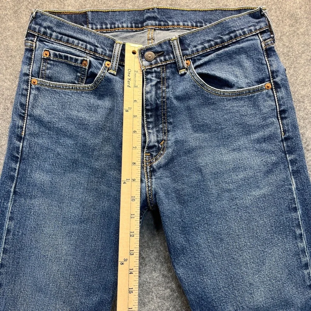 Levis Jeans Men's 32x30‎ 505 Regular Fit Straight Leg Medium Blue Denim Jeans